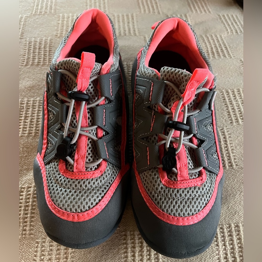 Waterproof shoes